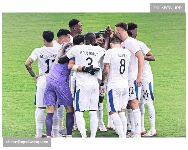 利雅得新月九球狂胜创纪录 成首支联赛进球破千球队